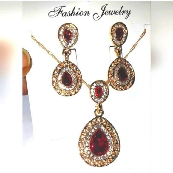 Stunning Double Water Drop Shape Jewelry Set - Picture 2 of 3